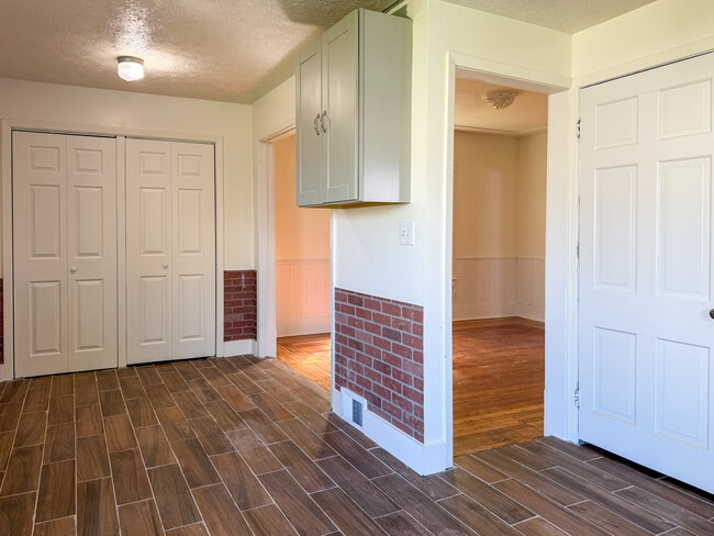 Building Photo - 336 W 29th St