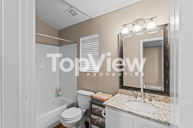 Building Photo - 10110 Clear Creek Rd