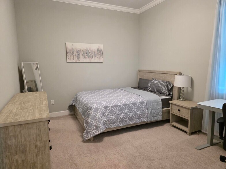Building Photo - 16007 Whippoorwill Cir