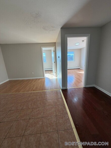 Building Photo - 148 Willard St