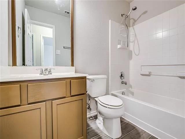 Building Photo - 10420 Matador Dr