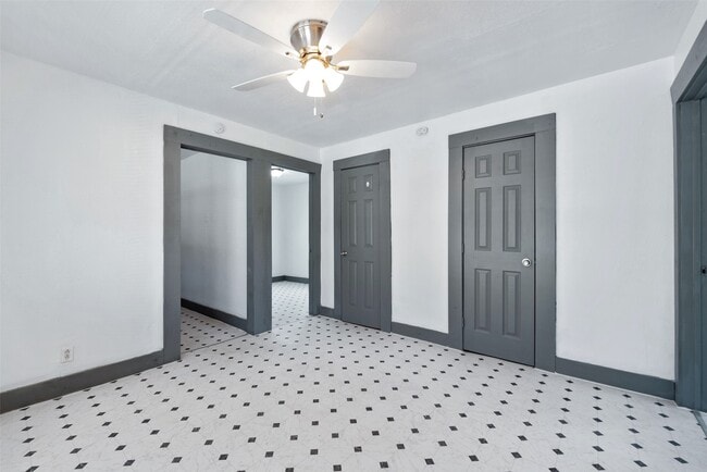 Building Photo - 2526 Campbell St