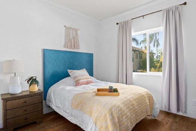 Building Photo - Spacious 5-Bedroom, 4 Bath Home with Ocean...