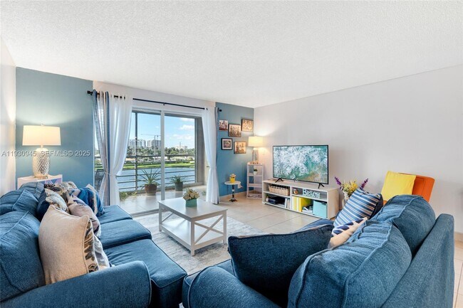 Building Photo - 321 SE 3rd St