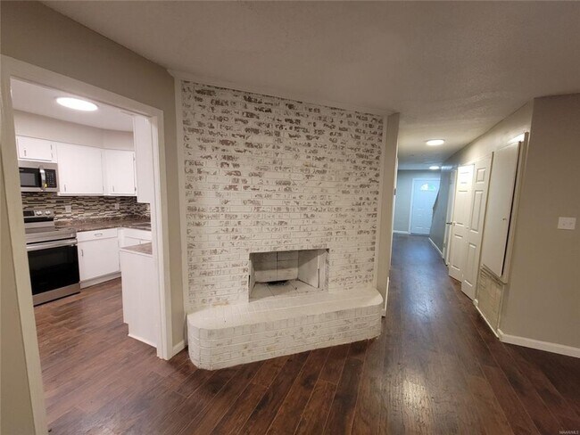 Building Photo - 3439 Malabar Rd