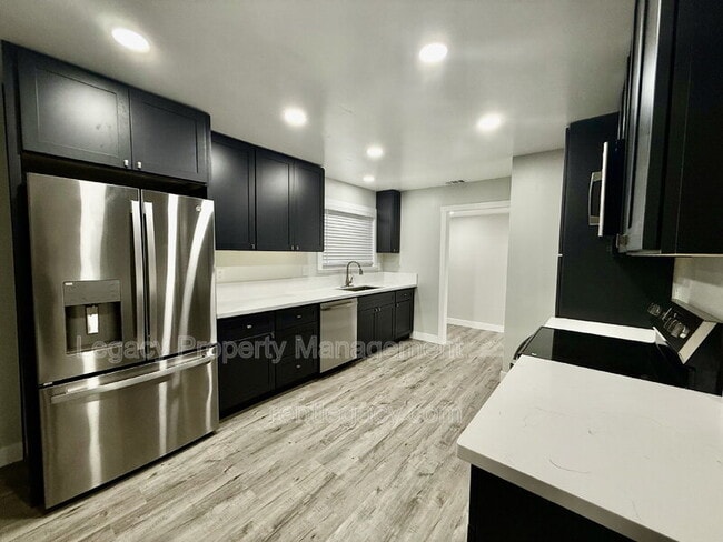 Building Photo - 6920 Demaret Dr