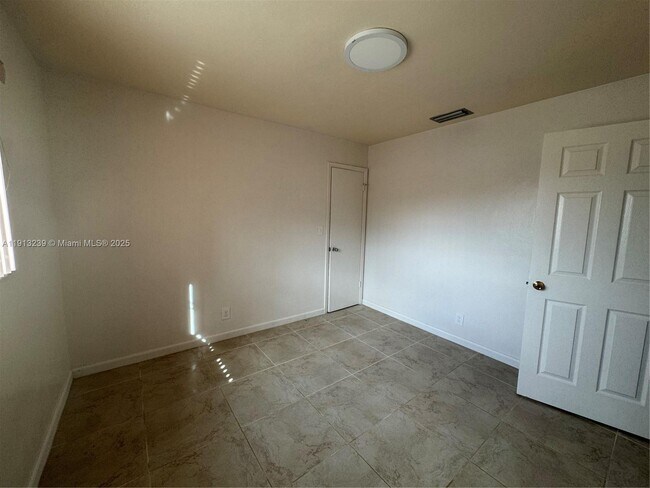 Building Photo - 6322-6324 Eaton St