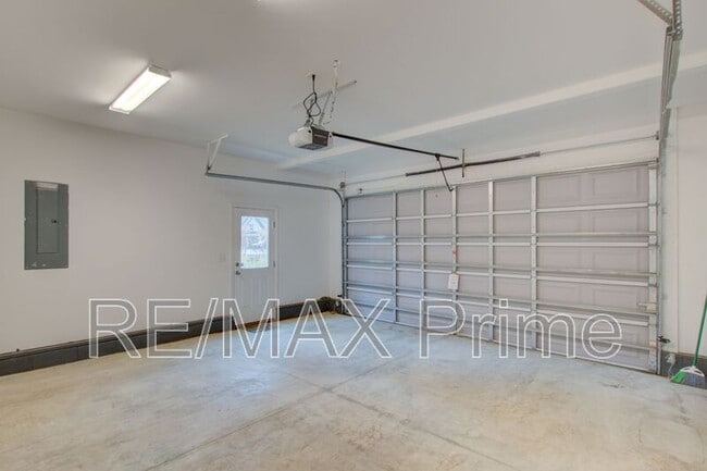 Building Photo - 4158 Pughsville Rd