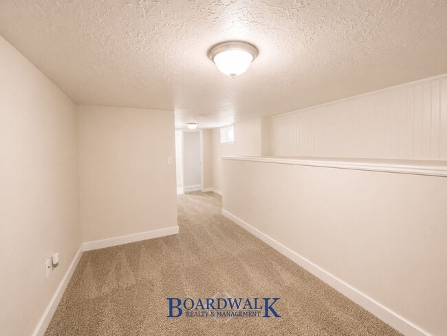 Building Photo - Beautiful 4 Bed 2 Bath SLC home!