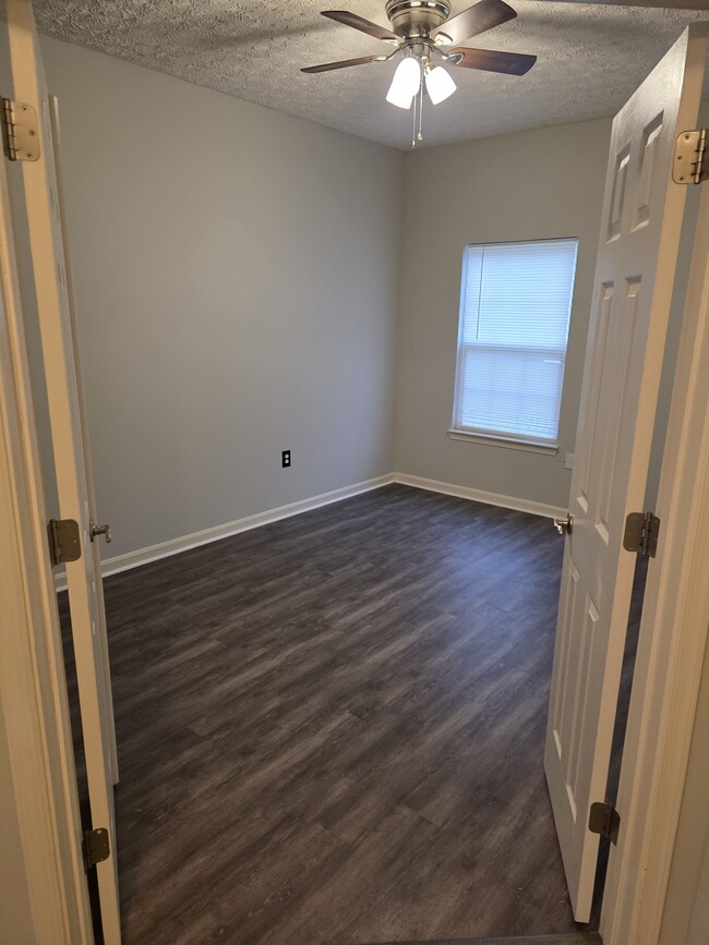 Building Photo - 9268 Tournament Dr