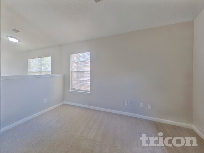 Building Photo - 18 Glen Knoll Ct