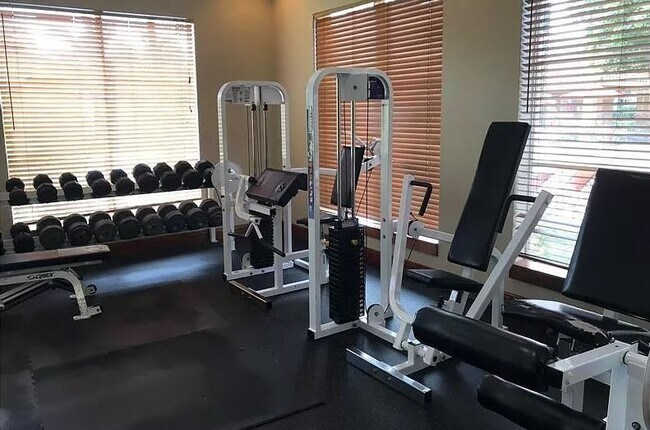 Building Photo - 4816 N State Road 7