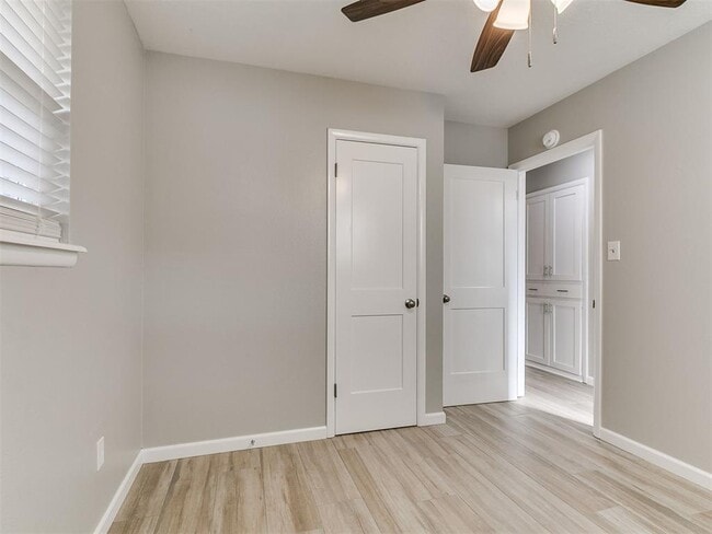 Building Photo - 202 Thompson Dr