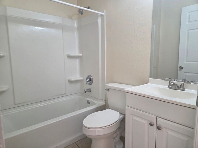 Building Photo - Cardinal Pines East