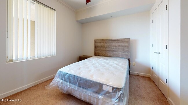 Building Photo - 1200 Beach Dr