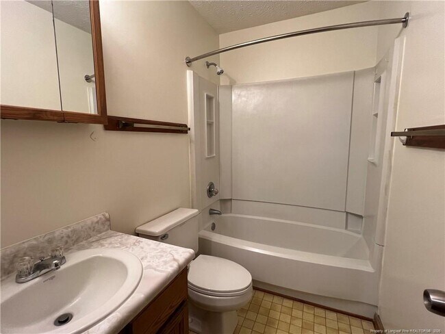 Building Photo - 1405 Briarcliff Dr