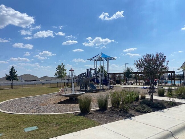 Building Photo - Brand New 4 Bed 2.5 Bath House with Large ...