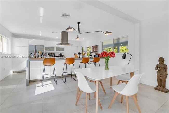 Building Photo - 7465 SW 135th St