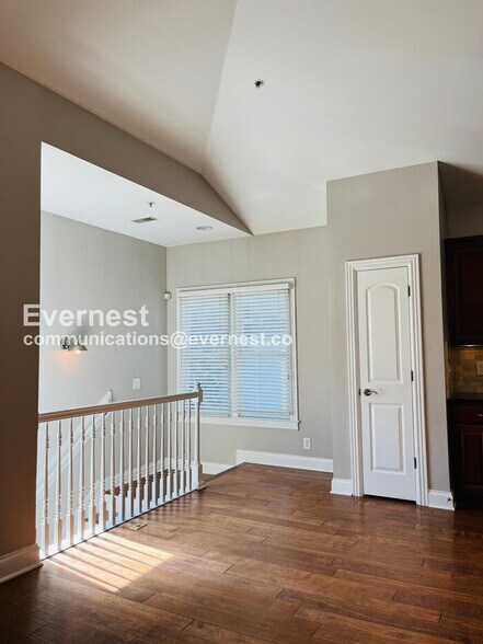 Building Photo - 101 Generals Retreat Pl