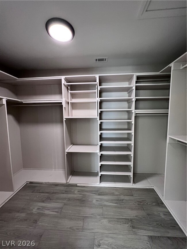 Building Photo - 693 Kentons Run Ave