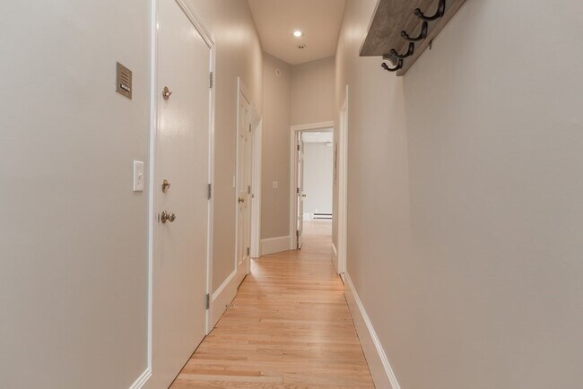 Building Photo - 40 Greenwich Park