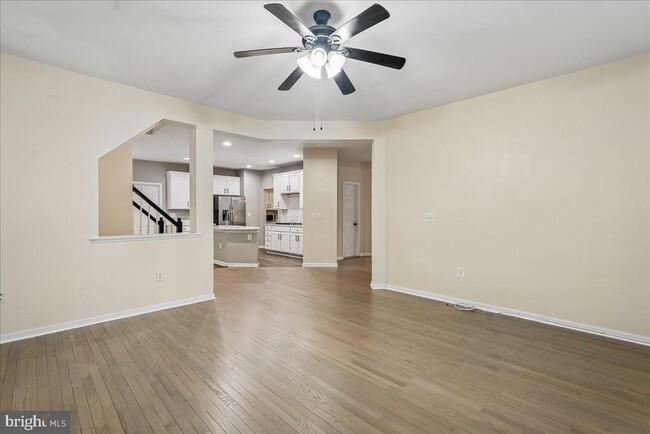 Building Photo - 905 Royal Elm Ct