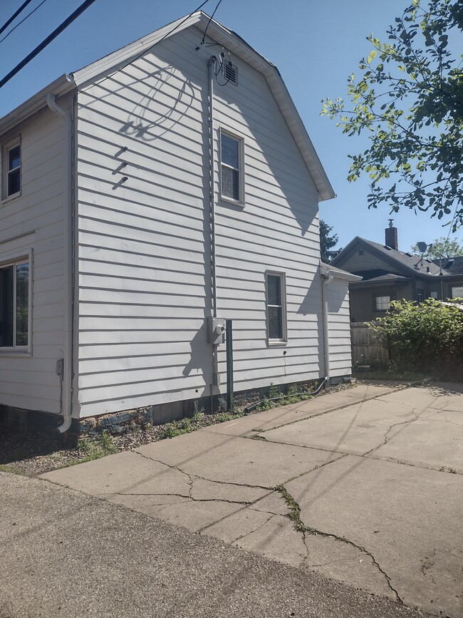 Building Photo - 509 Union St