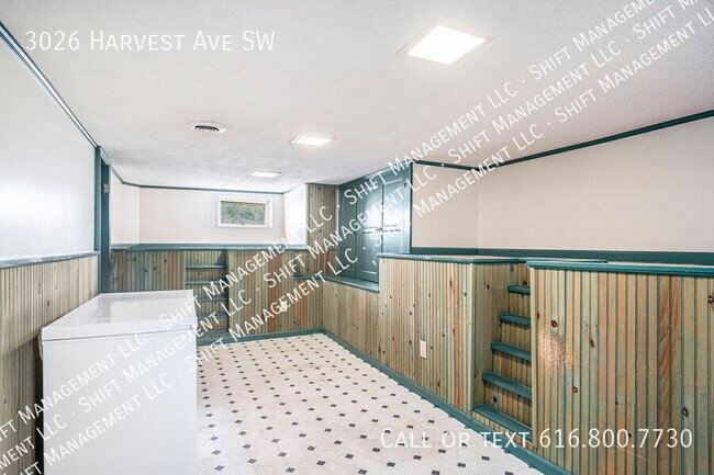 Building Photo - 3026 Harvest Ave SW