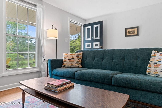 Building Photo - 5405 Autumn Dr