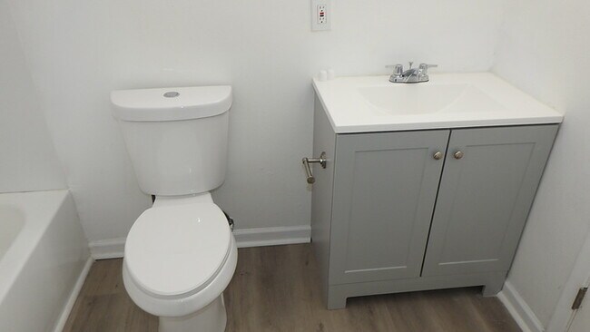 Building Photo - Cozy 1 bedroom and 1 bath Duplex located on Maier Dr in Belton