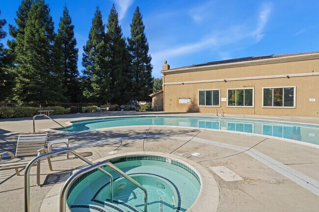 Building Photo - 501 Gibson Dr