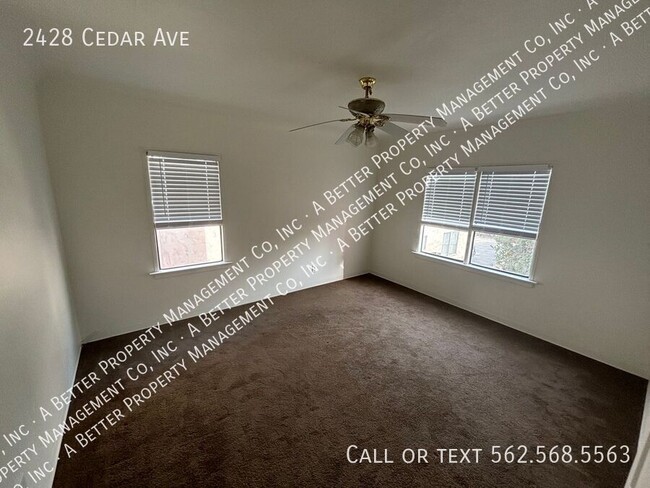 Building Photo - Large Upper Duplex w/Dining Room, DW, HUGE...