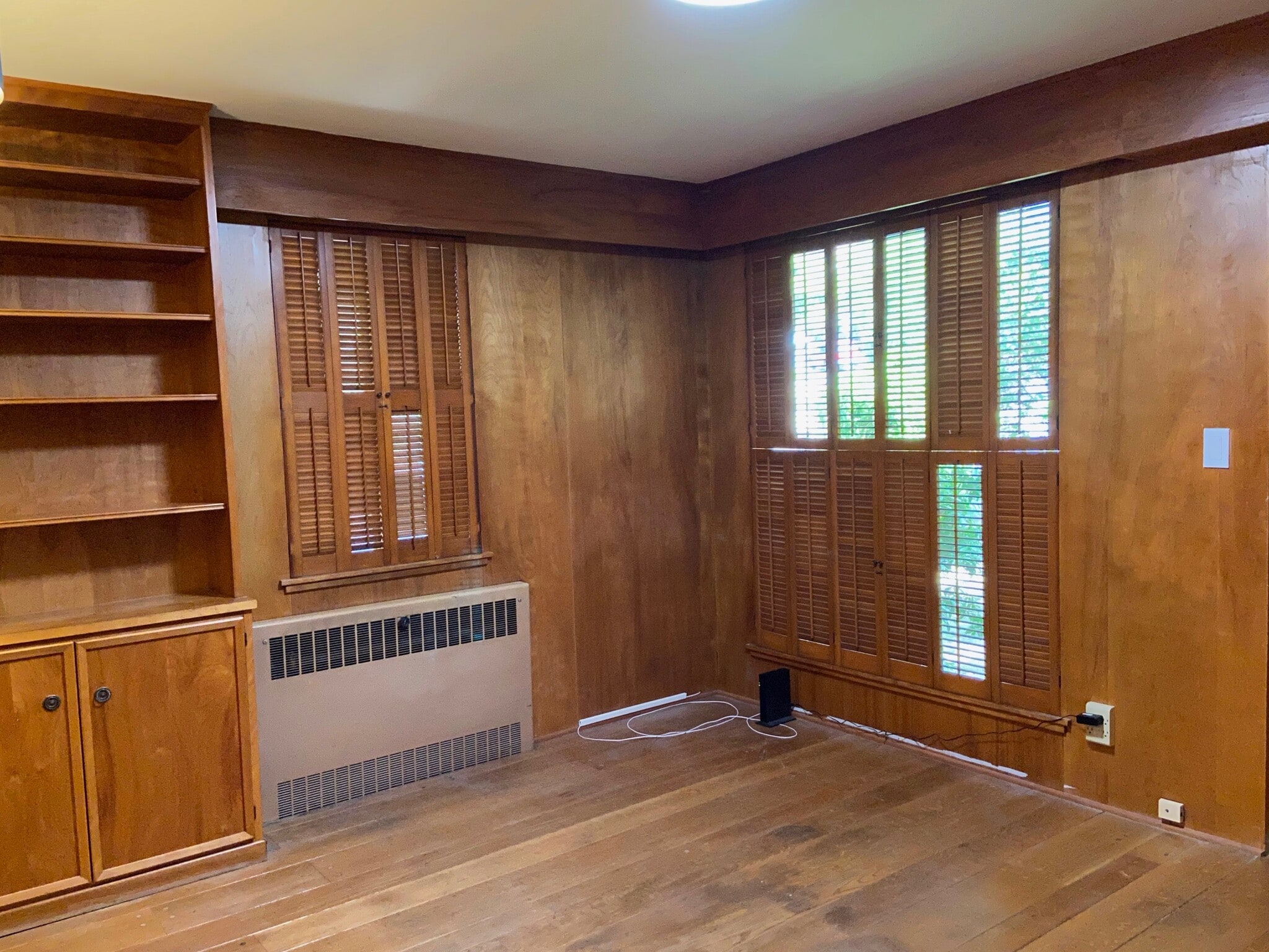 office - 2733 Franklin Ave E