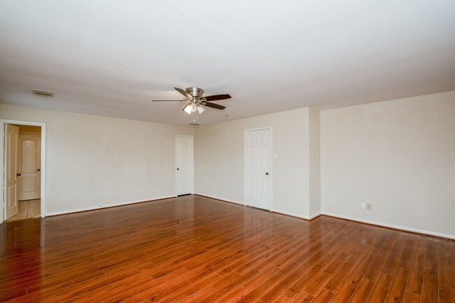 Building Photo - 8402 Brickhaven Ln