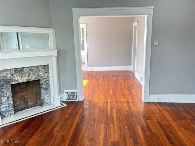 Building Photo - 1278 E 115th St