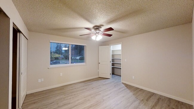 Building Photo - 1510-1512 151ST ST Ct S