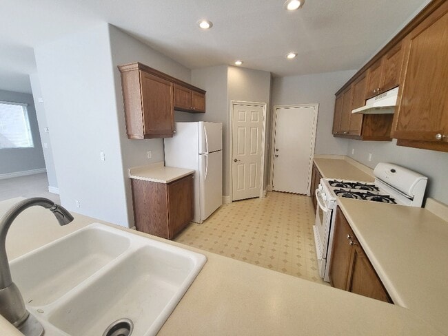 Building Photo - 6686 Keyesport Ct