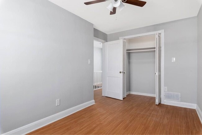 Building Photo - 114 Riverthorn Rd