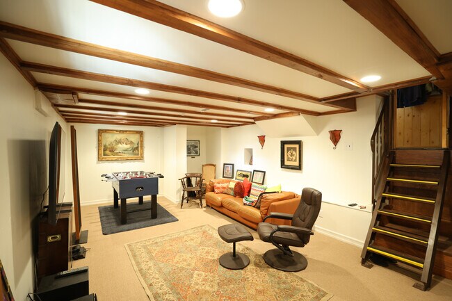 Building Photo - 43615 Wolf Rd