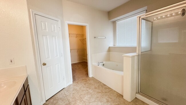 Building Photo - Spacious Two-Story Home Near Lake Conroe w...