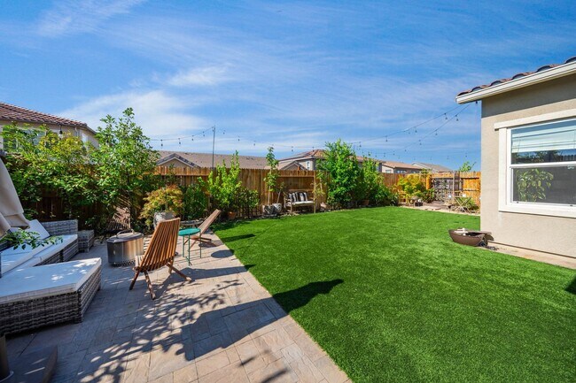 Building Photo - 4623 Flagstaff Dr