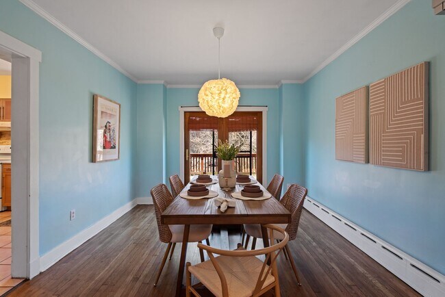 Building Photo - **Price reduction** Spacious 3-Bedroom Hom...
