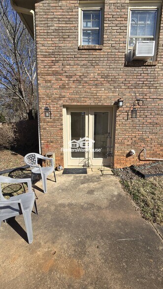Building Photo - 375 Rack Rd
