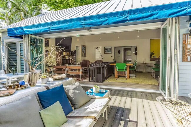 Building Photo - 629 Elizabeth St