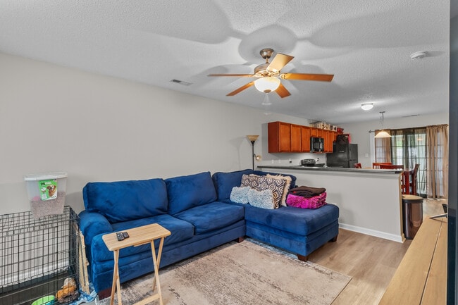 Building Photo - 5010 Banister Loop