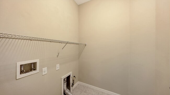 Building Photo - 2/2 plus den/office Villa in with a 2 car garage