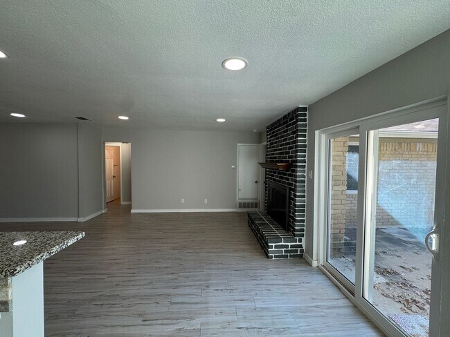 Building Photo - Welcome Home to Peace, Space & Comfort