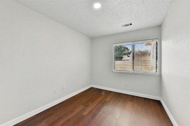 Building Photo - 3126 Windchase Blvd