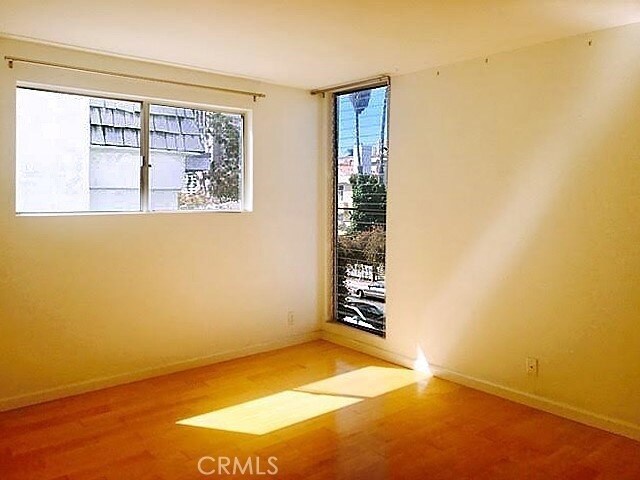 Building Photo - 1033 3rd St