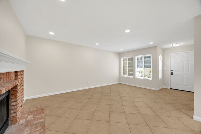 Building Photo - 15746 Tetley St
